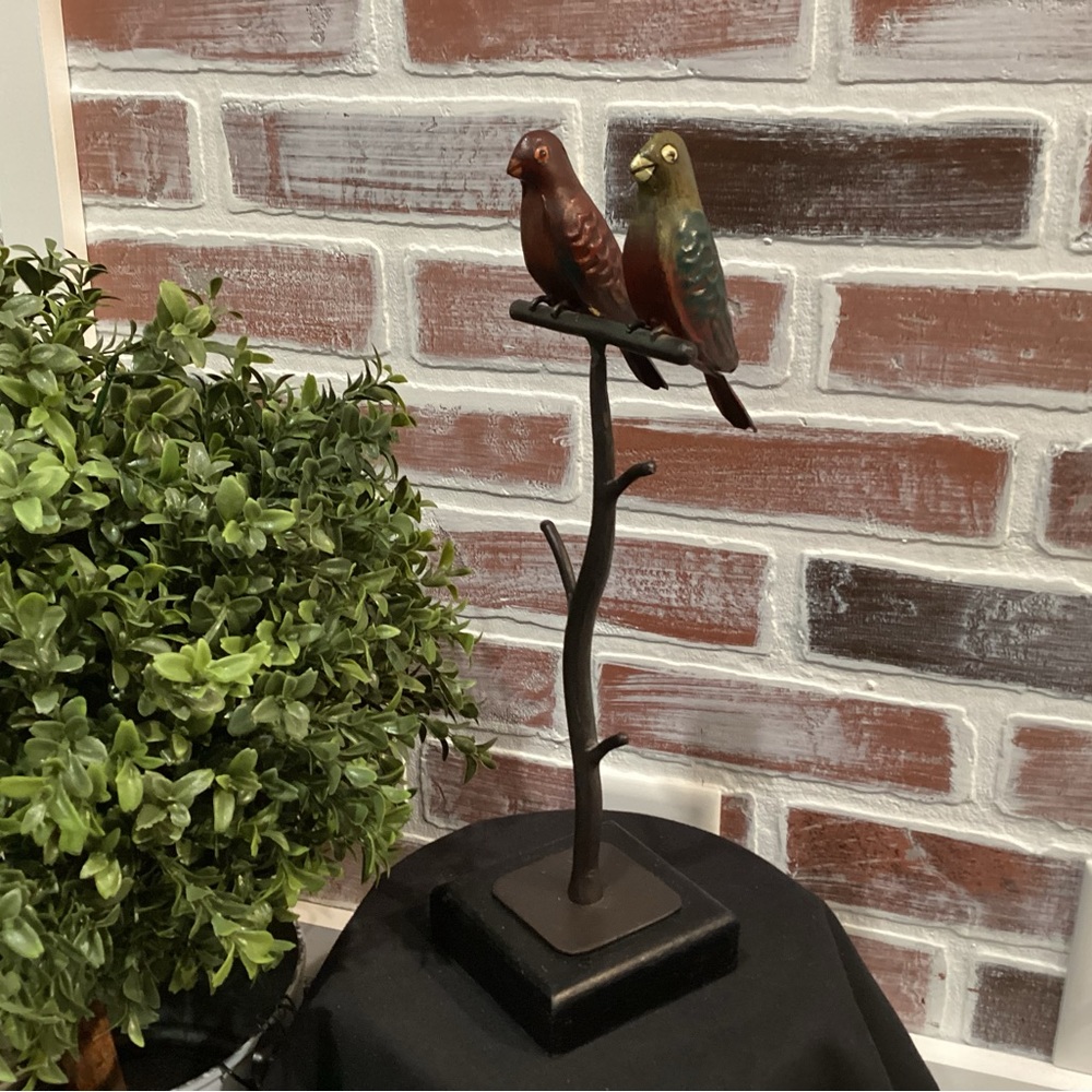 🔴 Metal Crafted Birds on a Perch - Beautiful Decor Piece - Bird Lovers Item